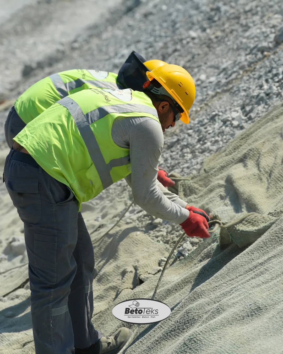 Beton Halısı Uygulama Aşamaları betoteks-kumas-beton-sev-koruma-uygulama-betonserimi14